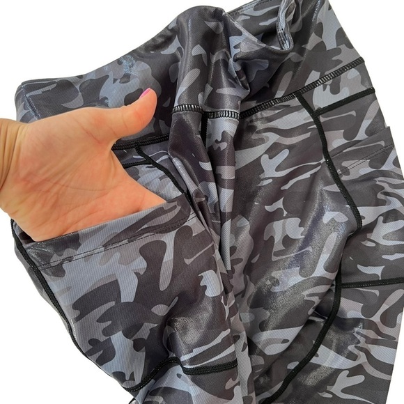 Zyia Women’s Camo Metallic Pocket Capri Leggings Size 20 ( XXXXL) - Picture 8 of 10